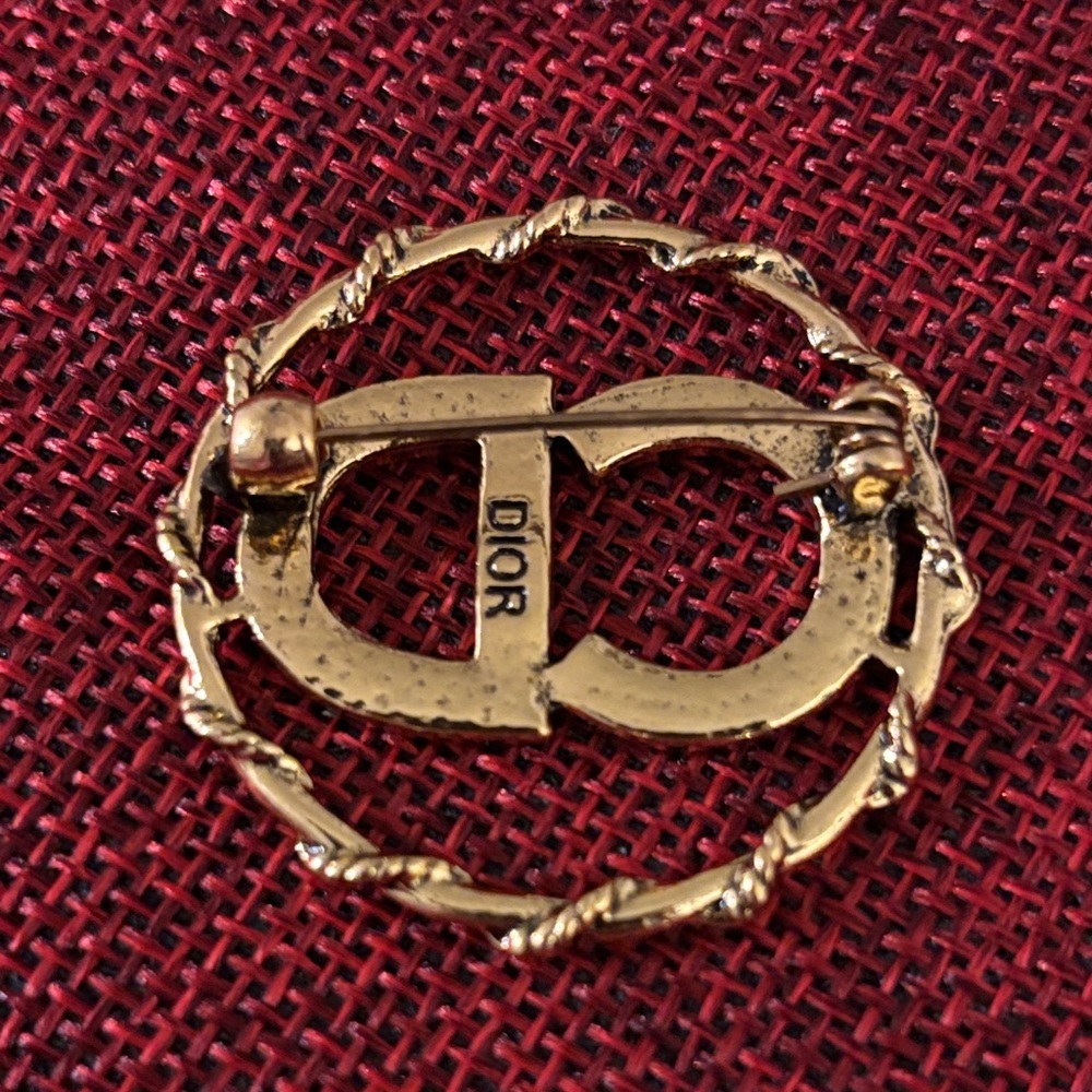 ⚜️ Dior Gold Circular Brooch ⚜️ - Picture 2 of 4
